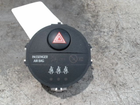 BOUTON DE WARNING TOYOTA YARIS II 2010-