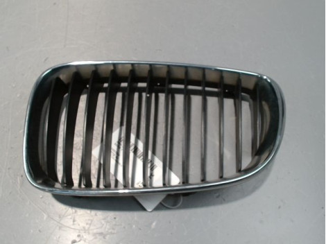 GRILLE CALANDRE GAUCHE BMW SERIE 1