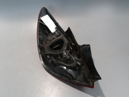 FEU ARRIERE DROIT OPEL CORSA 2010-