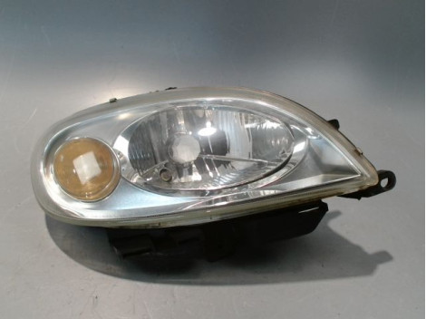 PHARE DROIT CITROEN SAXO 99-