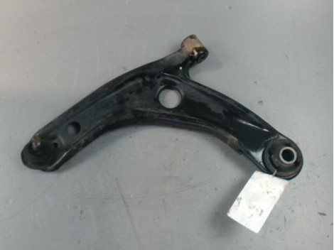 TRIANGLE INFERIEUR AVANT GAUCHE TOYOTA YARIS II 2010-