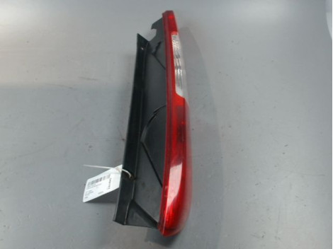 FEU ARRIERE DROIT FORD FOCUS 04-07