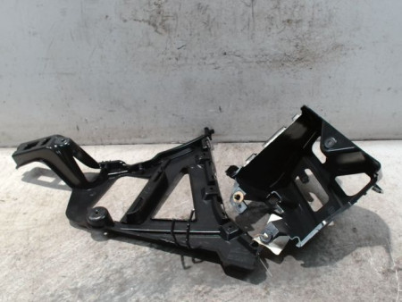 SUPPORT PARE-CHOC ARD RENAULT LAGUNA III 2009-