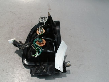 FEU ARRIERE DROIT TOYOTA RAV4 97-2000