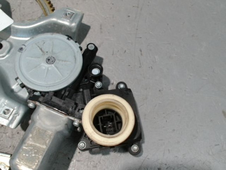 MECANISME+MOTEUR LEVE-GLACE AVANT DROIT TOYOTA AURIS 2010-