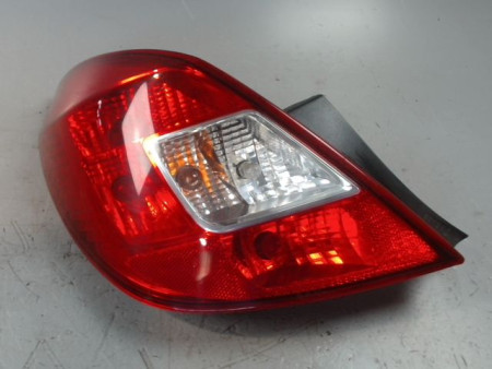 FEU ARRIERE GAUCHE  OPEL CORSA 2010-