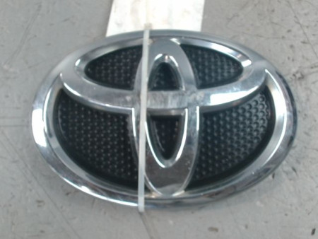 SIGLE CALANDRE TOYOTA AVENSIS 2003-