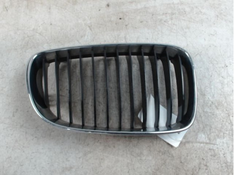 GRILLE CALANDRE DROIT BMW SERIE 1