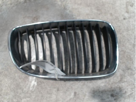 GRILLE CALANDRE DROIT BMW SERIE 1