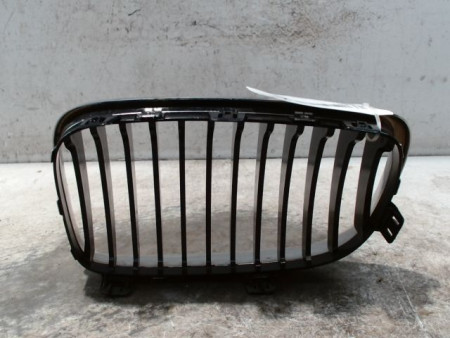 GRILLE CALANDRE DROIT BMW SERIE 1