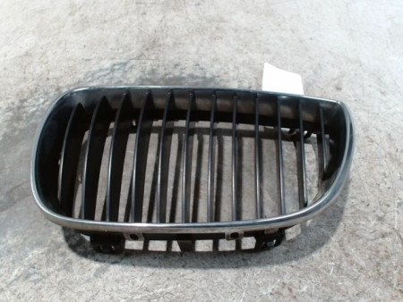 GRILLE CALANDRE GAUCHE BMW SERIE 1