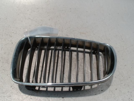 GRILLE CALANDRE GAUCHE B.M.W. SERIE 1