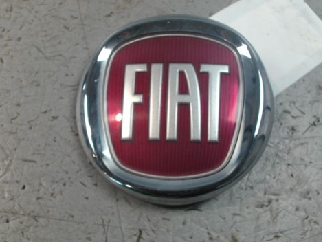 SIGLE CALANDRE FIAT 500 2007-