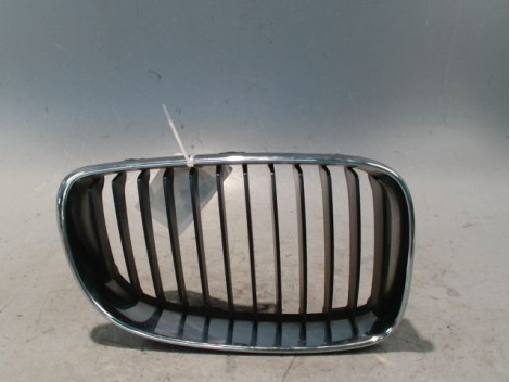 GRILLE CALANDRE DROIT B.M.W. SERIE 1