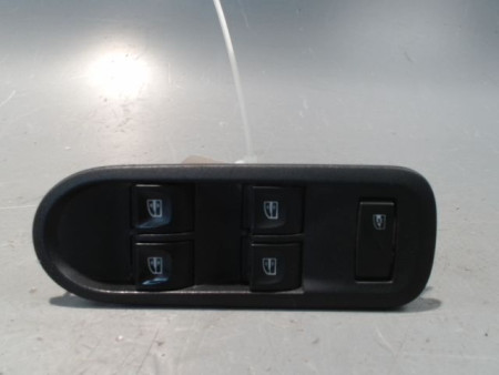 COMMANDE LEVE-GLACE PORTE AVG DACIA DUSTER 2010-