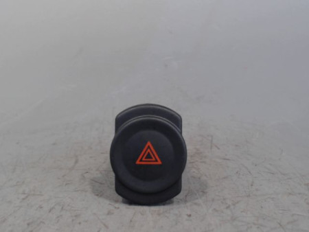 BOUTON DE WARNING DACIA SANDERO