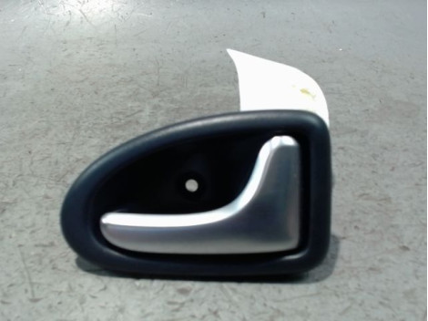 POIGNEE INTERIEURE PORTE AVANT DROIT RENAULT CLIO II PH.2 01-06