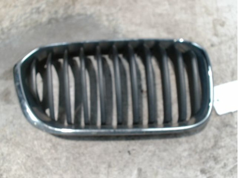 GRILLE CALANDRE DROIT BMW SERIE 1