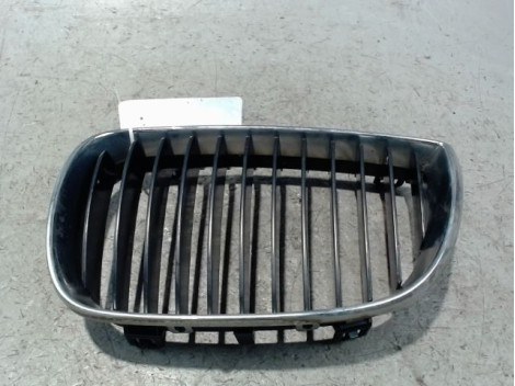 GRILLE CALANDRE GAUCHE B.M.W. SERIE 1