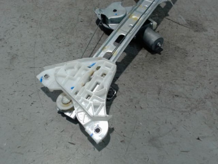 MECANISME+MOTEUR LEVE-GLACE AVANT DROIT SUZUKI SX4