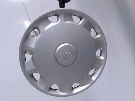 ENJOLIVEUR DE ROUE FORD FIESTA 89-94