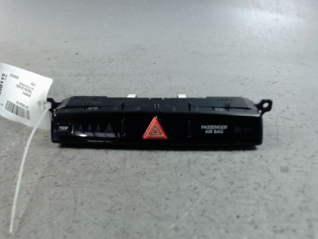 BOUTON DE WARNING HYUNDAI I20