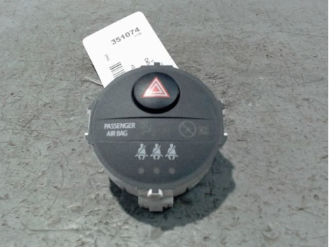 BOUTON DE WARNING TOYOTA YARIS II 2010-