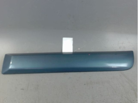 PROTECTION PORTE ARRIERE GAUCHE DACIA SANDERO 2008-