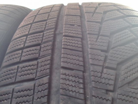 Paire de pneus HANKOOK WINTER ICEPT EVO 2 SUV 275 45 19 108 V