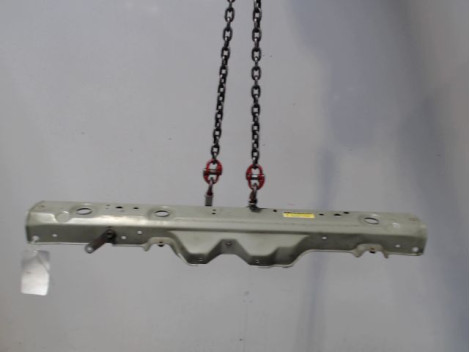 TRAVERSE SUPERIEURE ARMATURE AVANT TOYOTA YARIS 2003-