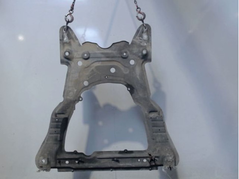 TRAVERSE INFERIEURE ARMATURE AVANT RENAULT MEGANE