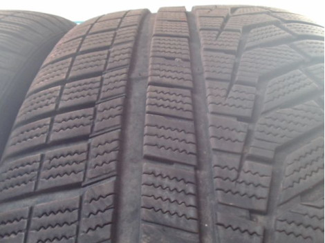 Paire de pneus HANKOOK WINTER ICEPT EVO 2 SUV 275 45 19 108 V