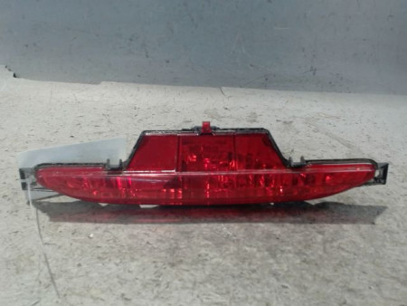 FEU BROUILLARD CENTRAL ARRIERE PEUGEOT 208