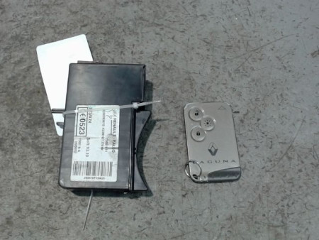 LECTEUR DE CARTE RENAULT LAGUNA II 2005-2007