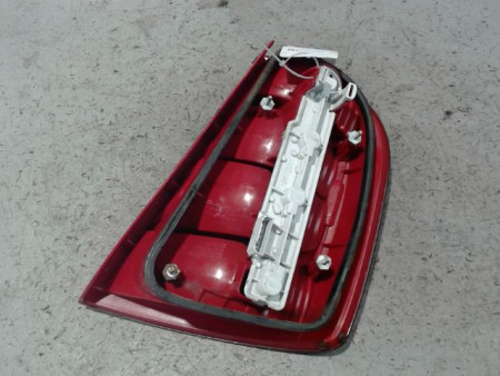 FEU ARRIERE GAUCHE  SKODA FABIA 2004-2007