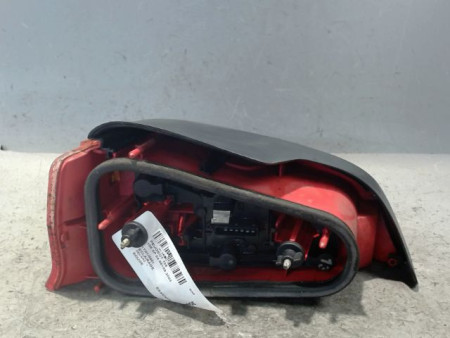 FEU ARRIERE DROIT PEUGEOT 106 96-2003