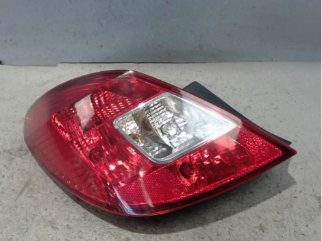 FEU ARRIERE GAUCHE  OPEL CORSA 2010-