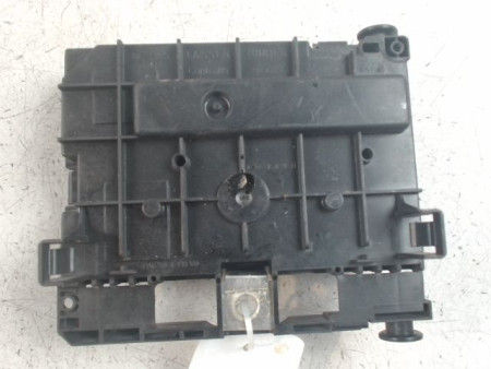 BOITE A FUSIBLES CITROEN C8