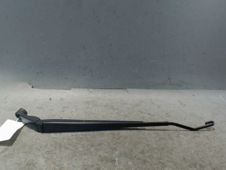 BRAS ESSUIE-GLACE AVANT GAUCHE TOYOTA YARIS CRO