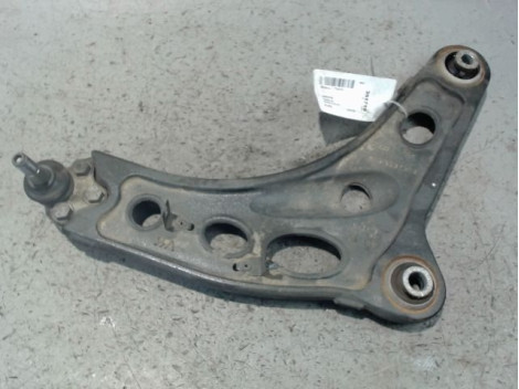 TRIANGLE INFERIEUR AVANT DROIT RENAULT TRAFIC