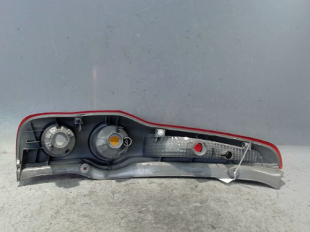 FEU ARRIERE DROIT DAIHATSU CUORE 03-