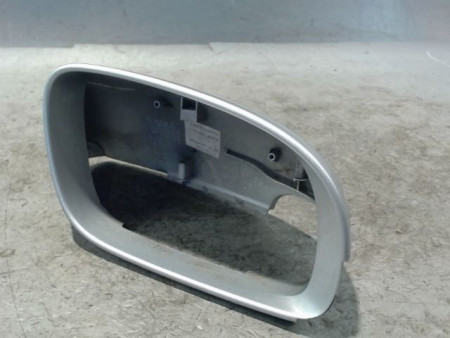 CARENAGE RETROVISEUR EXTERIEUR DROIT VOLKSWAGEN TOURAN 07-