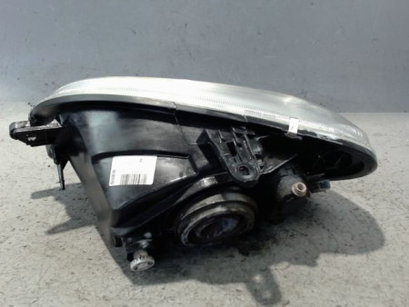 PHARE DROIT CITROEN SAXO 99-
