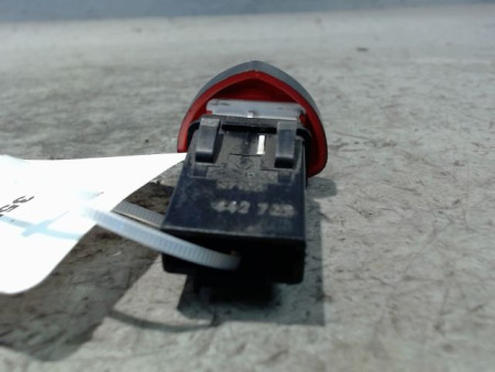 BOUTON DE WARNING RENAULT CLIO II PH.2 01-06