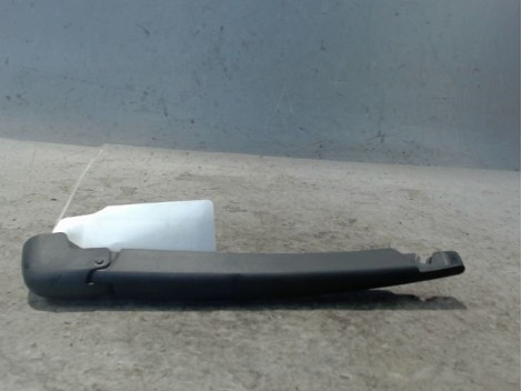 BRAS ESSUIE-GLACE ARRIERE FIAT 500 2007-