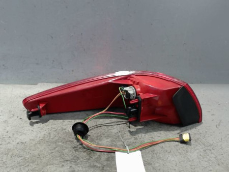 FEU ARRIERE DROIT PEUGEOT 607 2004-