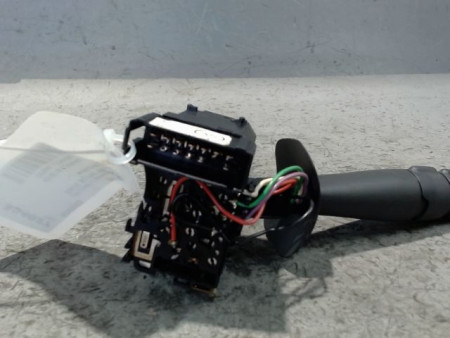 COMMANDE CLIGNOTANT RENAULT TWINGO 2 2010-
