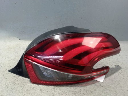 FEU ARRIERE DROIT PEUGEOT 208
