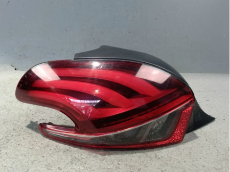 FEU ARRIERE GAUCHE  PEUGEOT 208