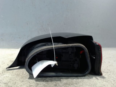 FEU ARRIERE GAUCHE  CITROEN SAXO -99